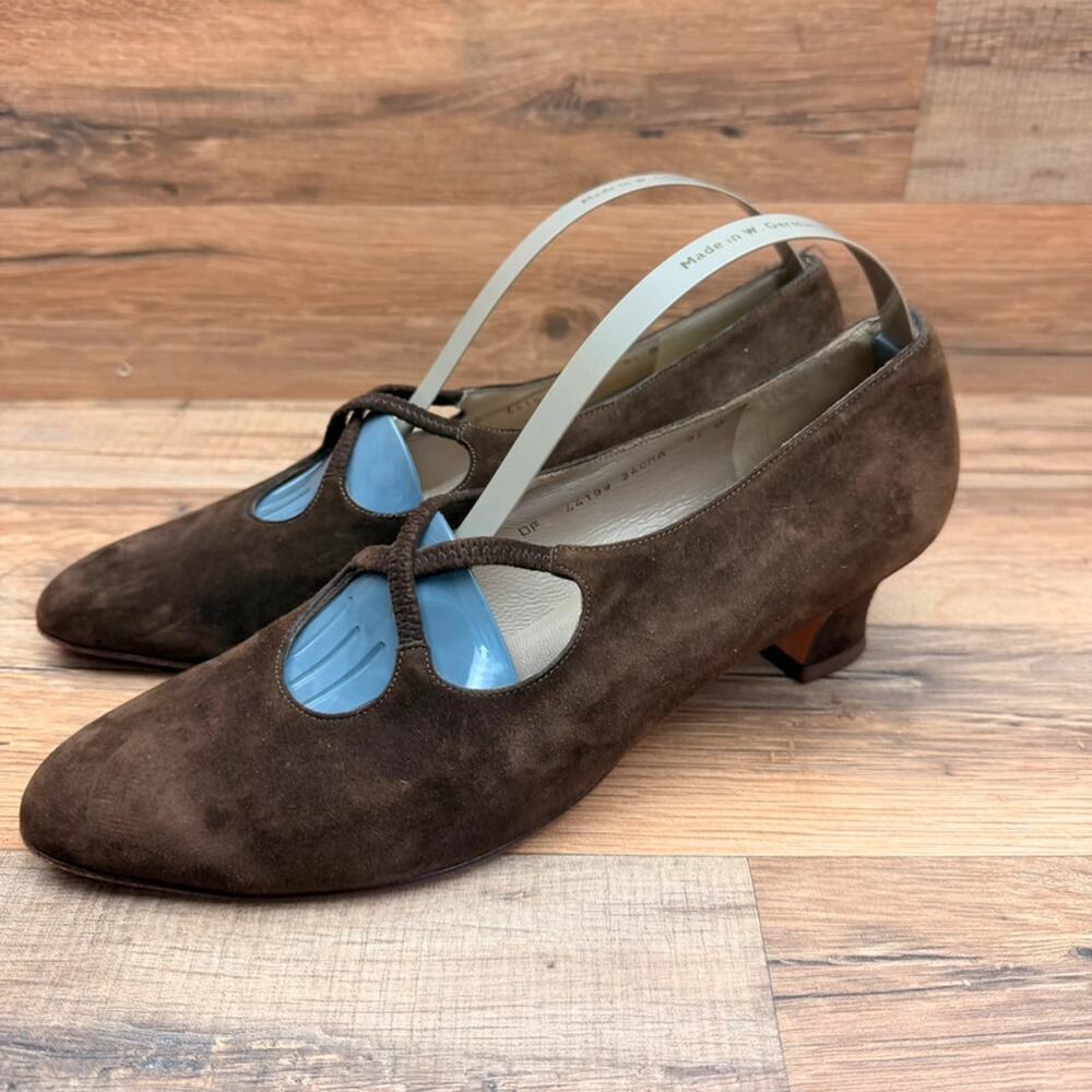 Salvatore Ferragamo size 9.5D Suede Leather Mary Jane Pumps Pointed Toe Heels